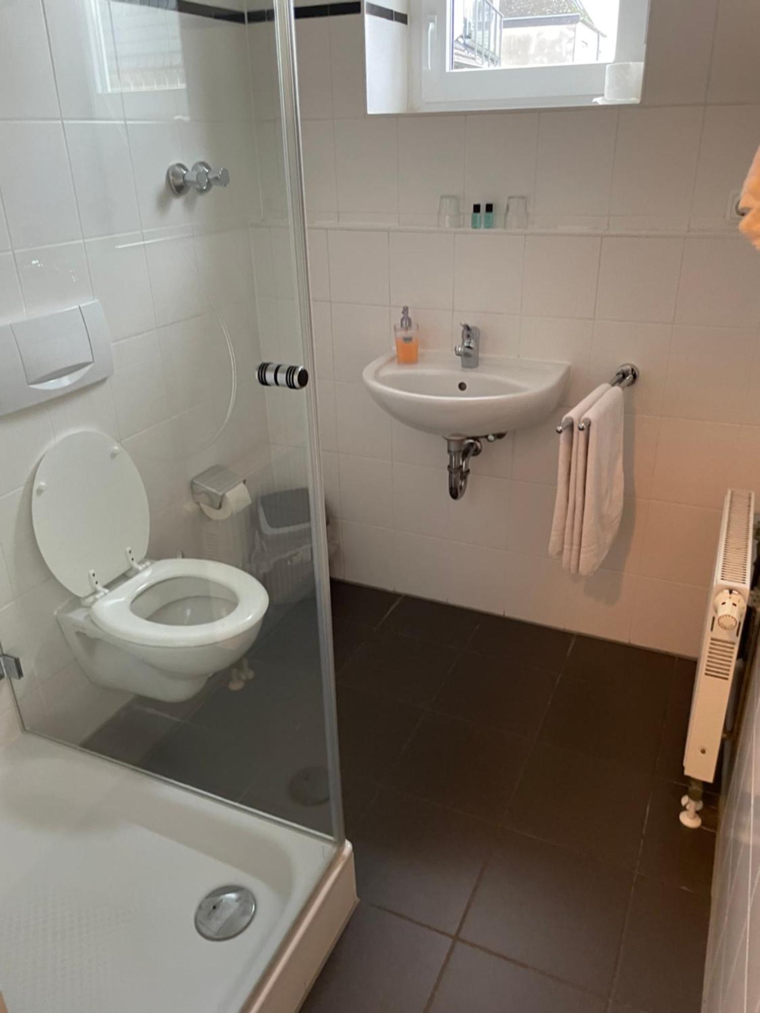 Hotel Merkenich Κολωνία Εξωτερικό φωτογραφία