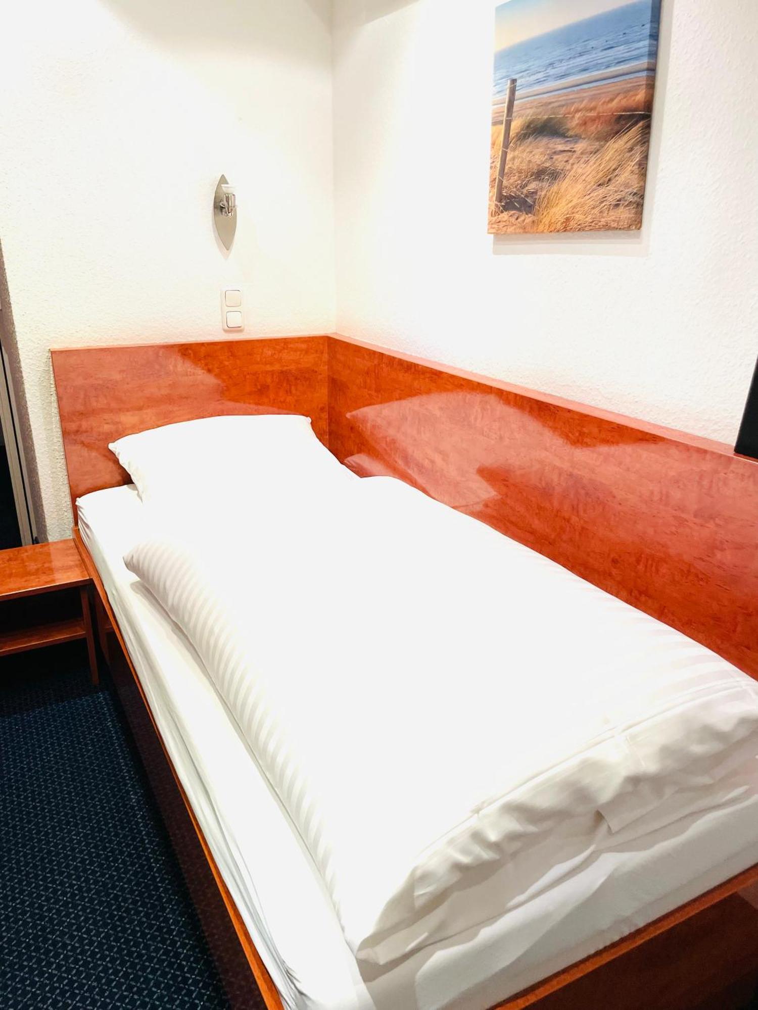 Hotel Merkenich Κολωνία Εξωτερικό φωτογραφία